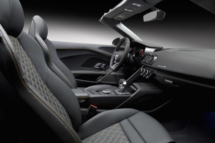 Интерьер Audi R8 Spyder V10 2016 года  (WW) (фото 56 из 61)
